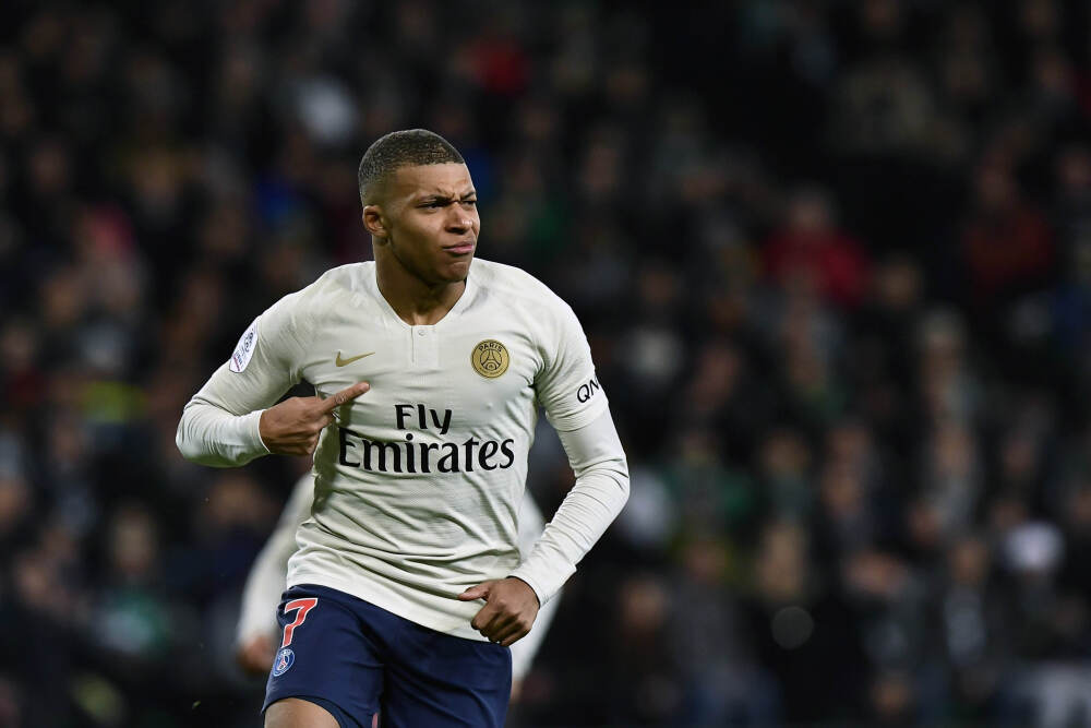 卢伟冰：小米手机连续三年国产销量第一